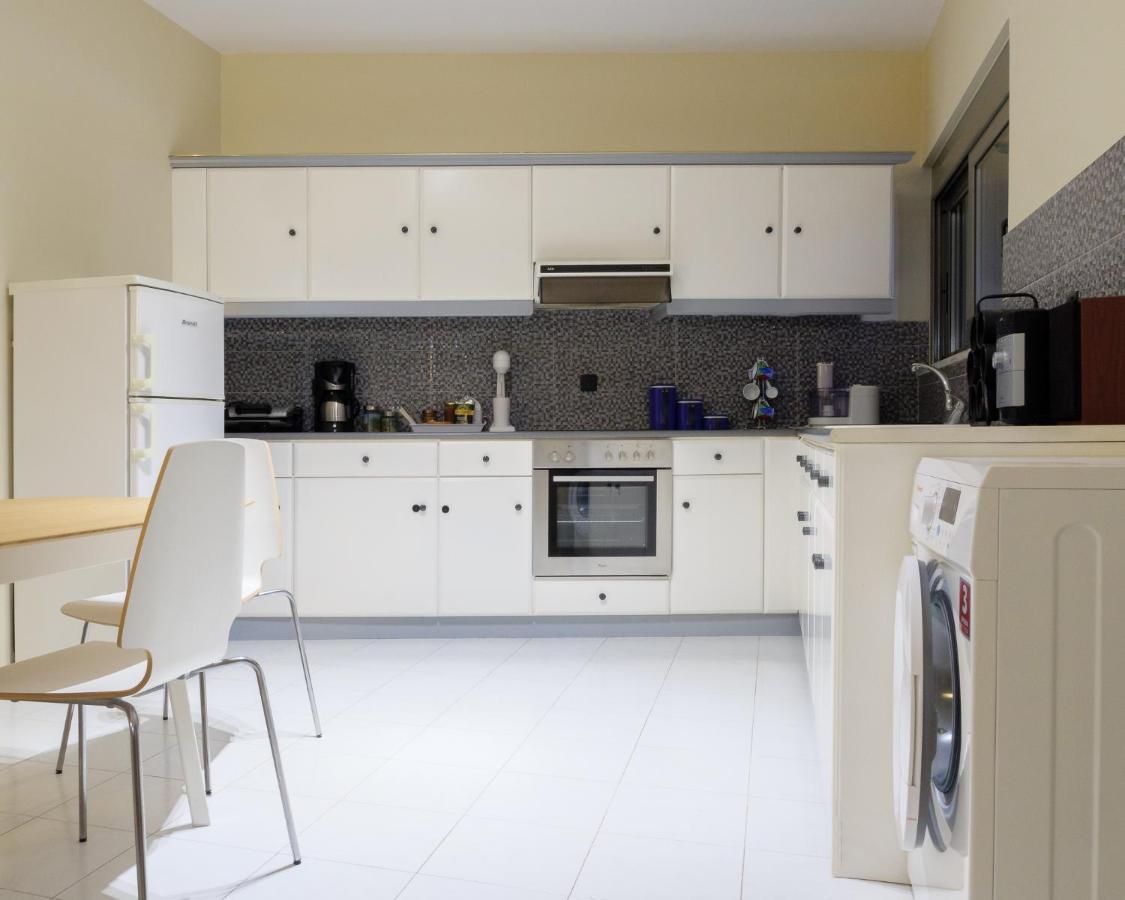 Apartment Lazarous 2 Apolakkia Bagian luar foto